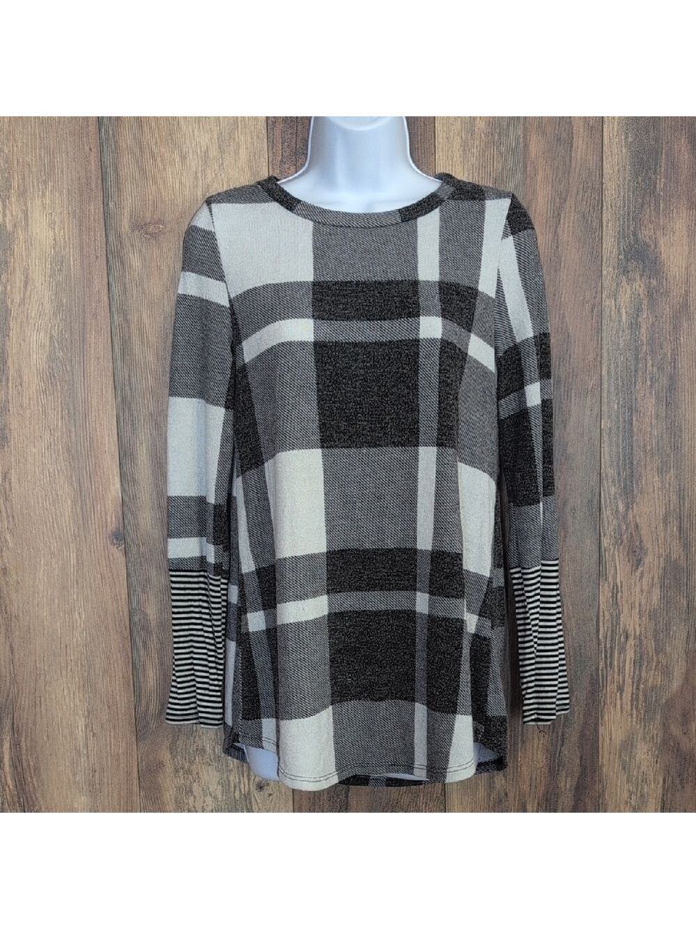 Lovely Melody Plaid Women's Long Sleeve Top S                               R102